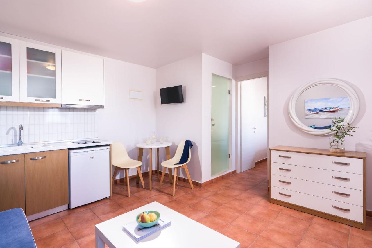 לימנאס Villa Victoria By La Scala Beach מראה חיצוני תמונה