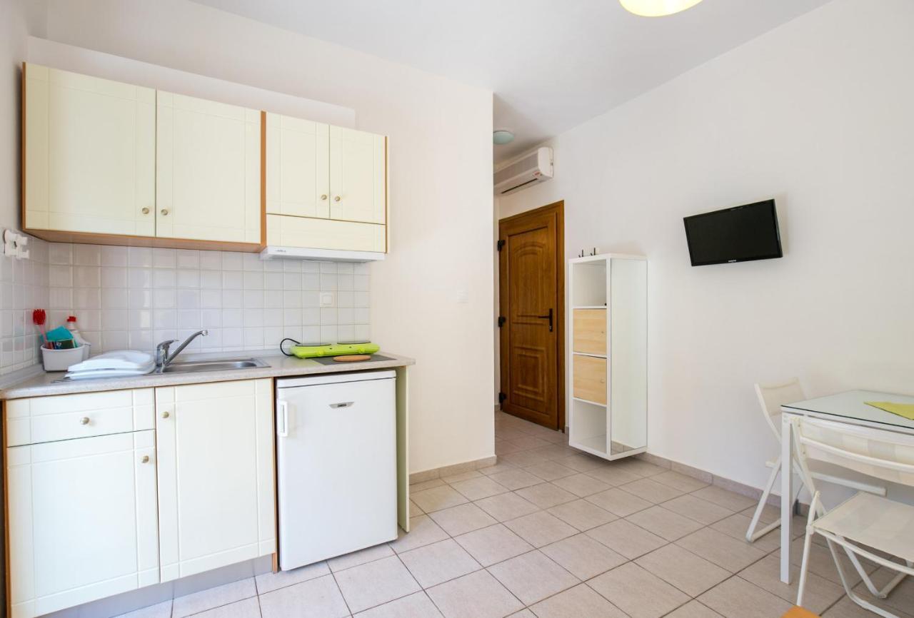 לימנאס Villa Victoria By La Scala Beach מראה חיצוני תמונה